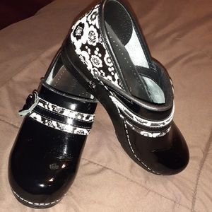 Original Koi Danish clogs